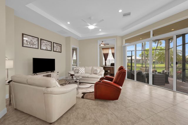 9377 Via Grande W, Wellington, FL 33411