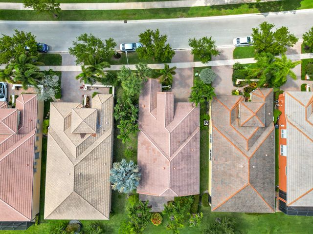 9377 Via Grande W, Wellington, FL 33411