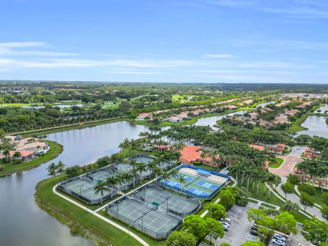 9377 Via Grande W, Wellington, FL 33411