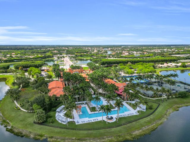 9377 Via Grande W, Wellington, FL 33411