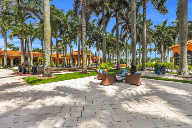 9377 Via Grande W, Wellington, FL 33411