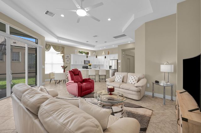 9377 Via Grande W, Wellington, FL 33411
