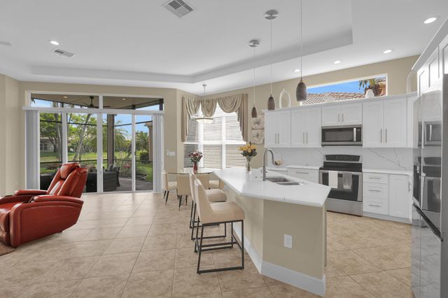 9377 Via Grande W, Wellington, FL 33411