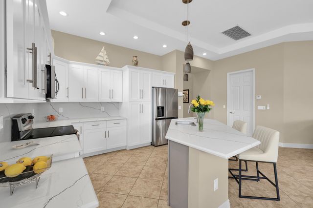 9377 Via Grande W, Wellington, FL 33411