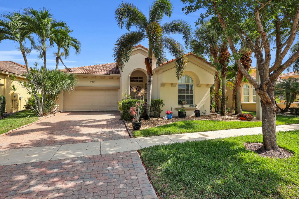 9377 Via Grande W, Wellington, FL 33411