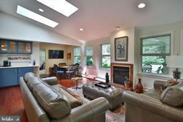 1157 DELENE RD, Jenkintown, PA 19046