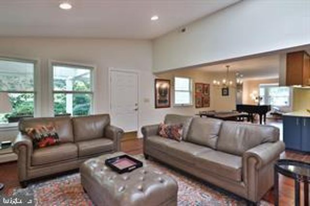 1157 DELENE RD, Jenkintown, PA 19046