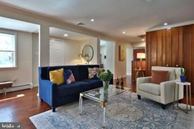 1157 DELENE RD, Jenkintown, PA 19046