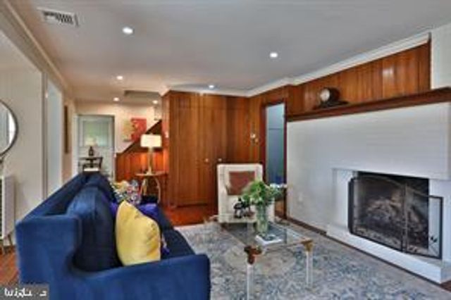 1157 DELENE RD, Jenkintown, PA 19046