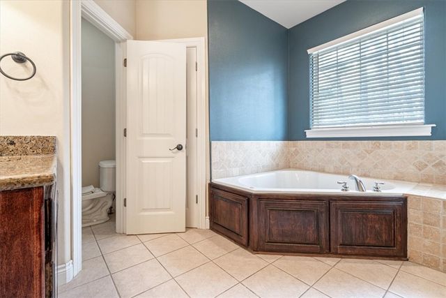 2 Feltwell Lane, Bella Vista, AR 72714