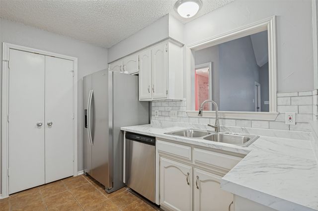 605 Reeves Lane, Kennedale, TX 76060