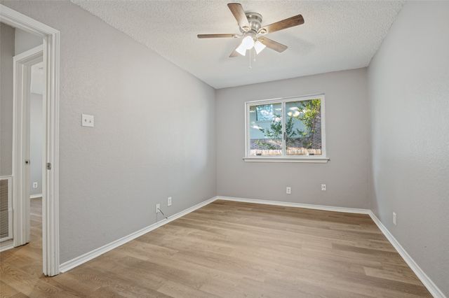 605 Reeves Lane, Kennedale, TX 76060