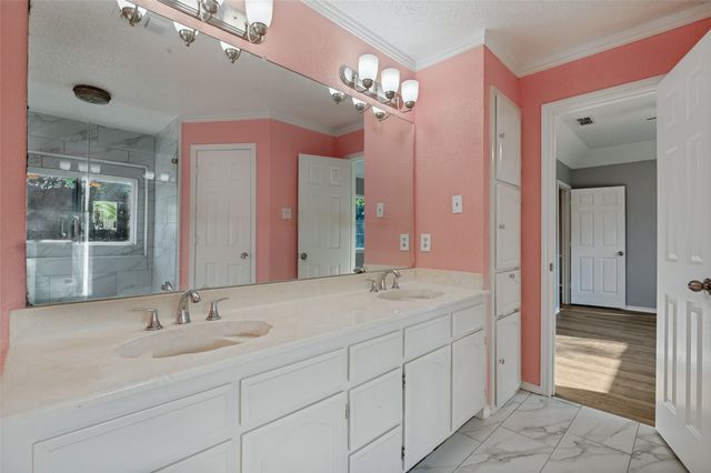 605 Reeves Lane, Kennedale, TX 76060
