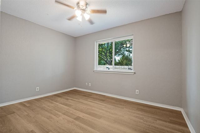 605 Reeves Lane, Kennedale, TX 76060