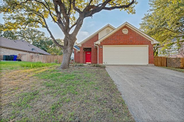 605 Reeves Lane, Kennedale, TX 76060