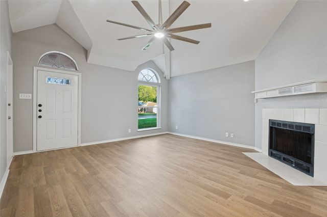 605 Reeves Lane, Kennedale, TX 76060