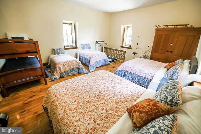 807 WEAVERTOWN RD, Myerstown, PA 17067