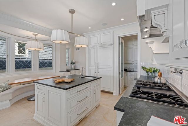 2705 Ocean Front Walk, Venice, CA 90291