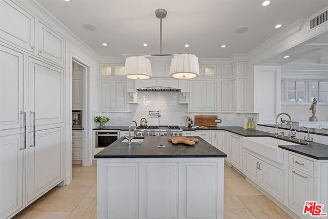 2705 Ocean Front Walk, Venice, CA 90291