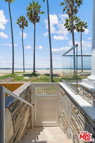 2705 Ocean Front Walk, Venice, CA 90291