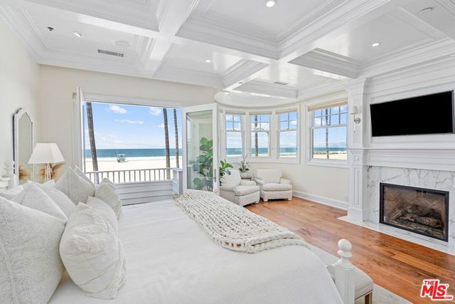 2705 Ocean Front Walk, Venice, CA 90291