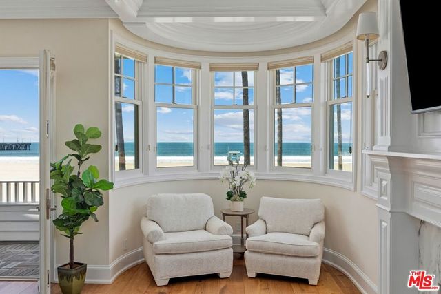 2705 Ocean Front Walk, Venice, CA 90291