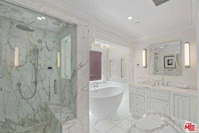 2705 Ocean Front Walk, Venice, CA 90291