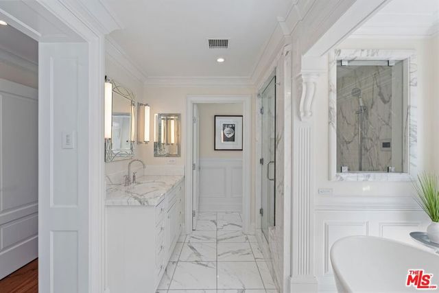 2705 Ocean Front Walk, Venice, CA 90291