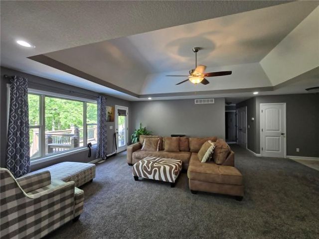 241 NW 66 Road, Clinton, MO 64735