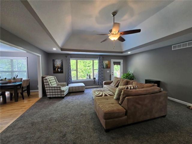 241 NW 66 Road, Clinton, MO 64735