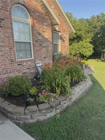 241 NW 66 Road, Clinton, MO 64735