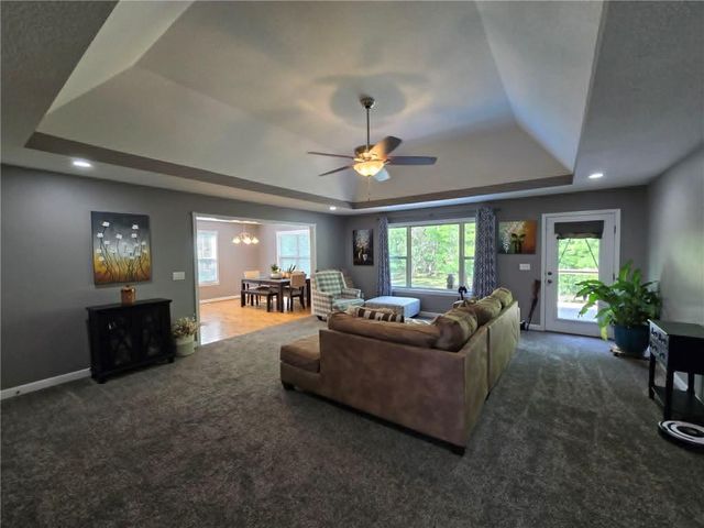 241 NW 66 Road, Clinton, MO 64735