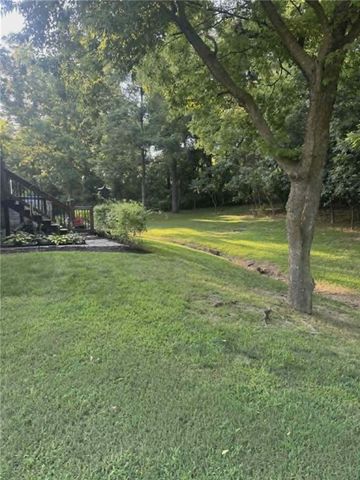 241 NW 66 Road, Clinton, MO 64735