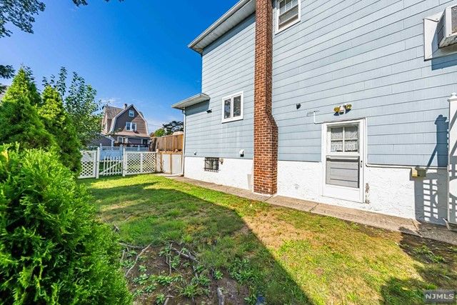 832 Linden Avenue, Ridgefield, NJ 07657