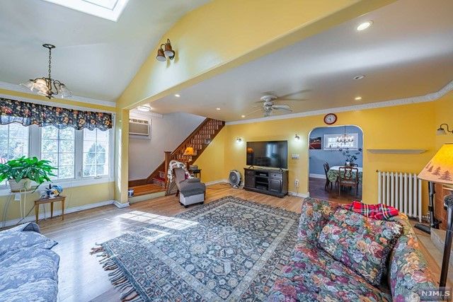832 Linden Avenue, Ridgefield, NJ 07657