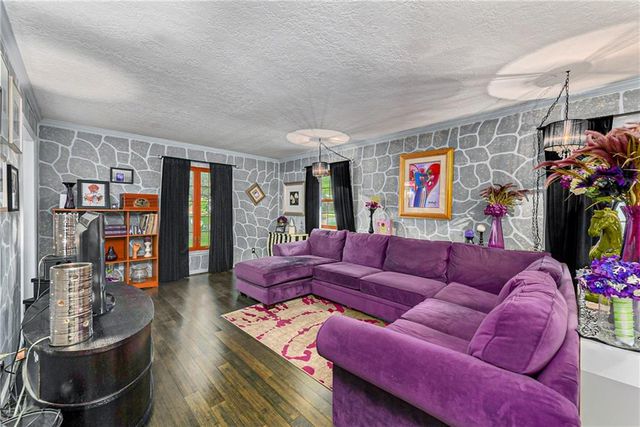 4345 Dover Avenue, Independence, MO 64055