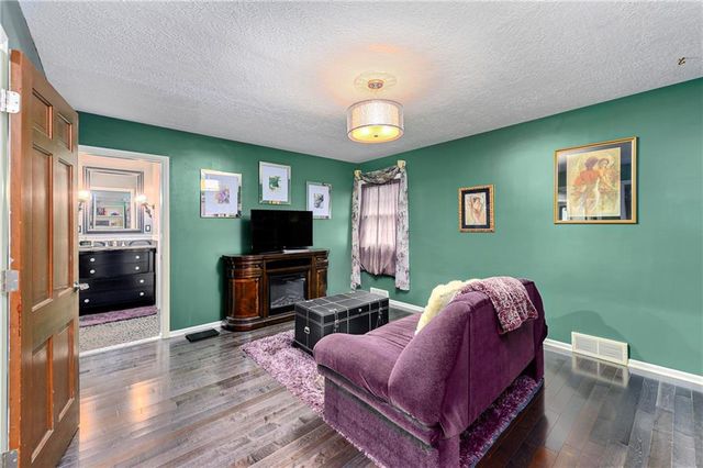 4345 Dover Avenue, Independence, MO 64055