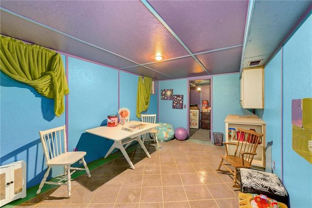 4345 Dover Avenue, Independence, MO 64055