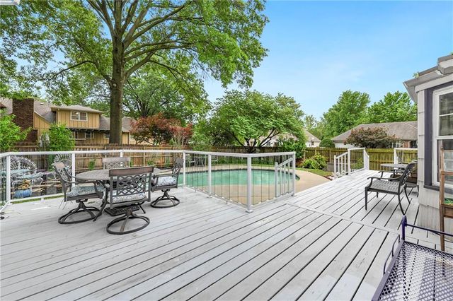 4345 Dover Avenue, Independence, MO 64055