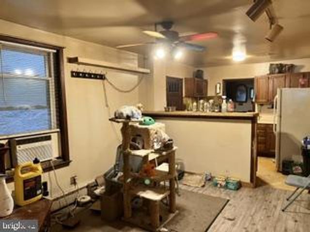 27 W 3RD ST, Marcus Hook, PA 19061