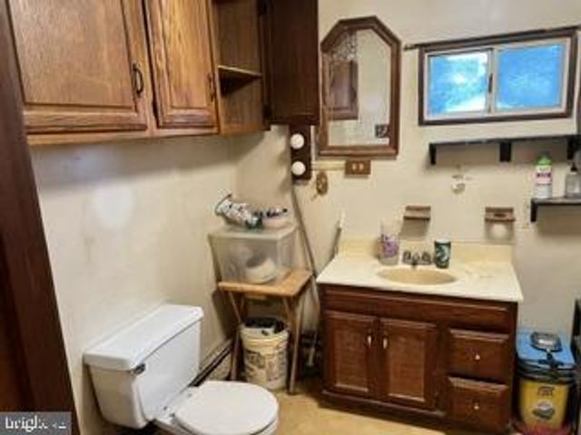 27 W 3RD ST, Marcus Hook, PA 19061