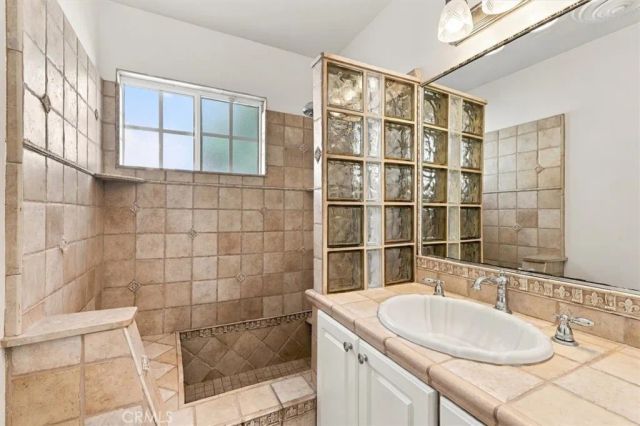 1952 W 233rd St, Torrance, CA 90501