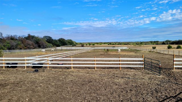 3164 Clater Powell Road, Waco, TX 76705