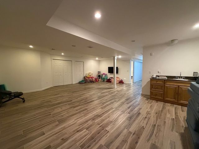 65 Denton Rd, Wellesley, MA 02482
