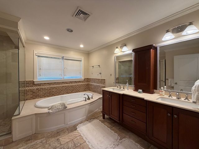 65 Denton Rd, Wellesley, MA 02482