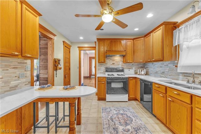 238 Princeton Avenue, Elyria, OH 44035