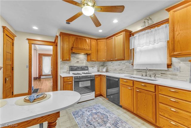 238 Princeton Avenue, Elyria, OH 44035