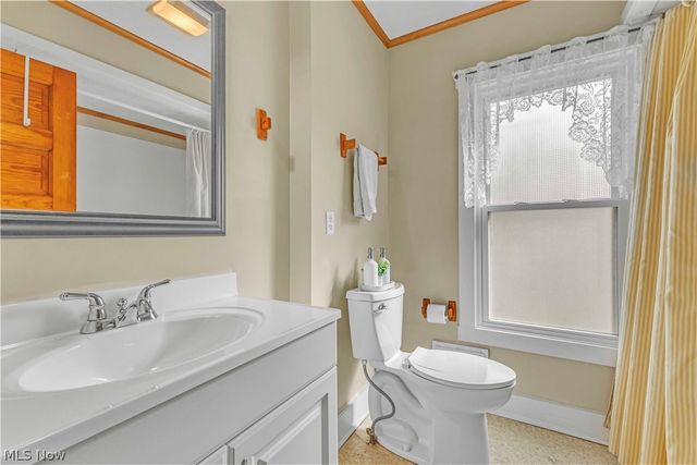 238 Princeton Avenue, Elyria, OH 44035