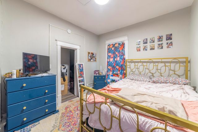 529 Lake Street, Hobart, IN 46342