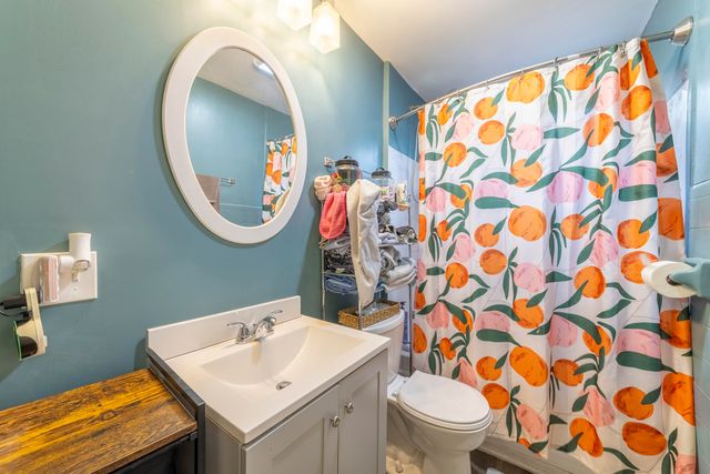 529 Lake Street, Hobart, IN 46342